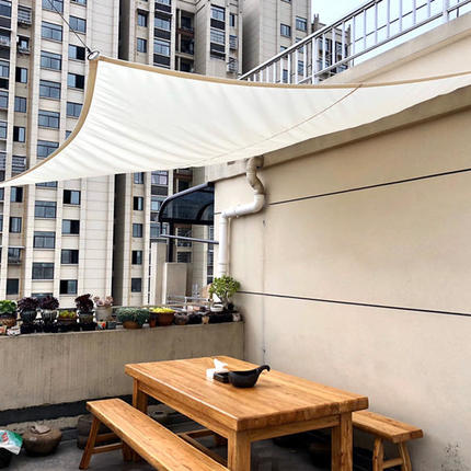 Creando un retiro sereno: transforme su balcón con mamparas de privacidad